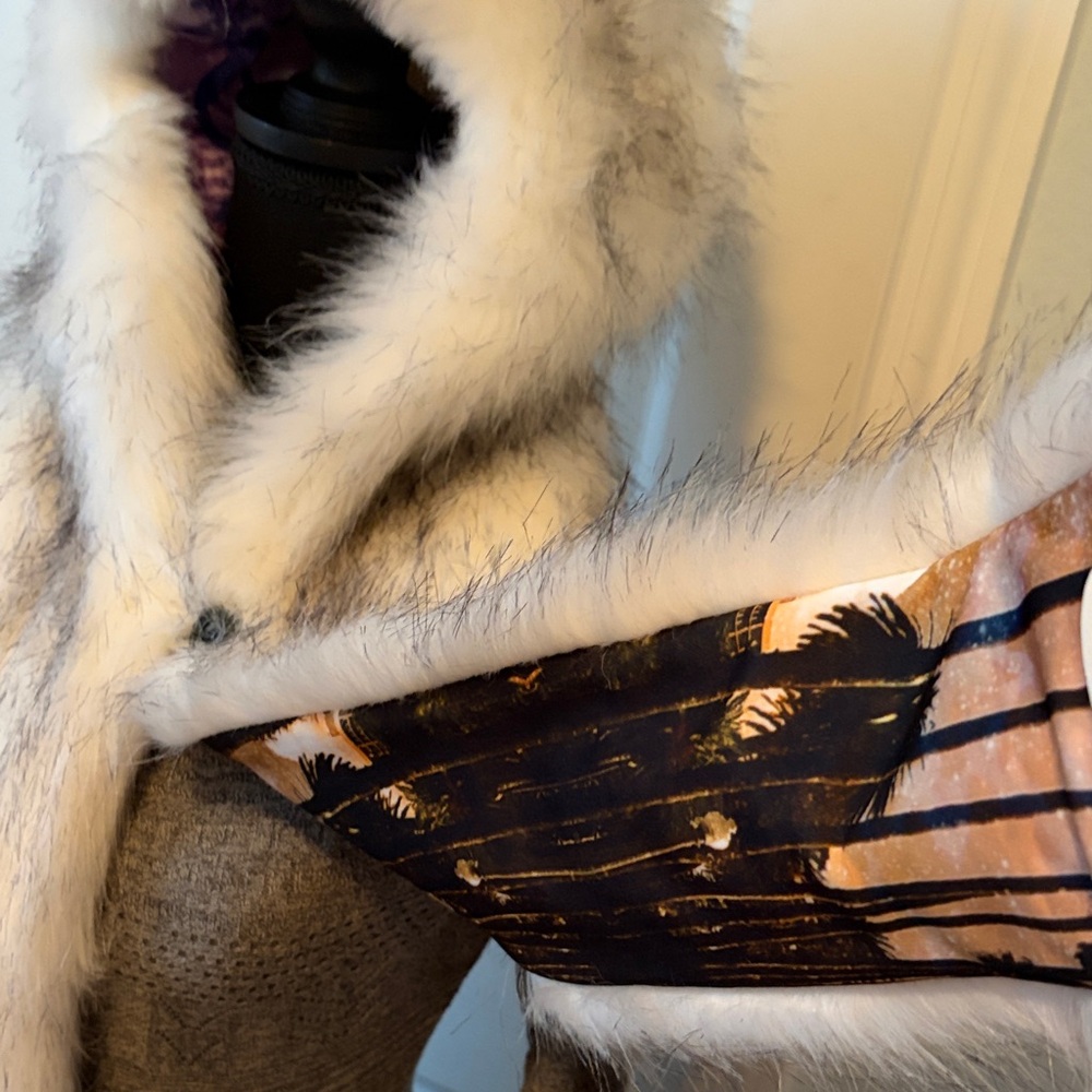 SpiritHoods White Faux Fur Hood with Kitty Ears Collectors Edition - Picture 9 of 16